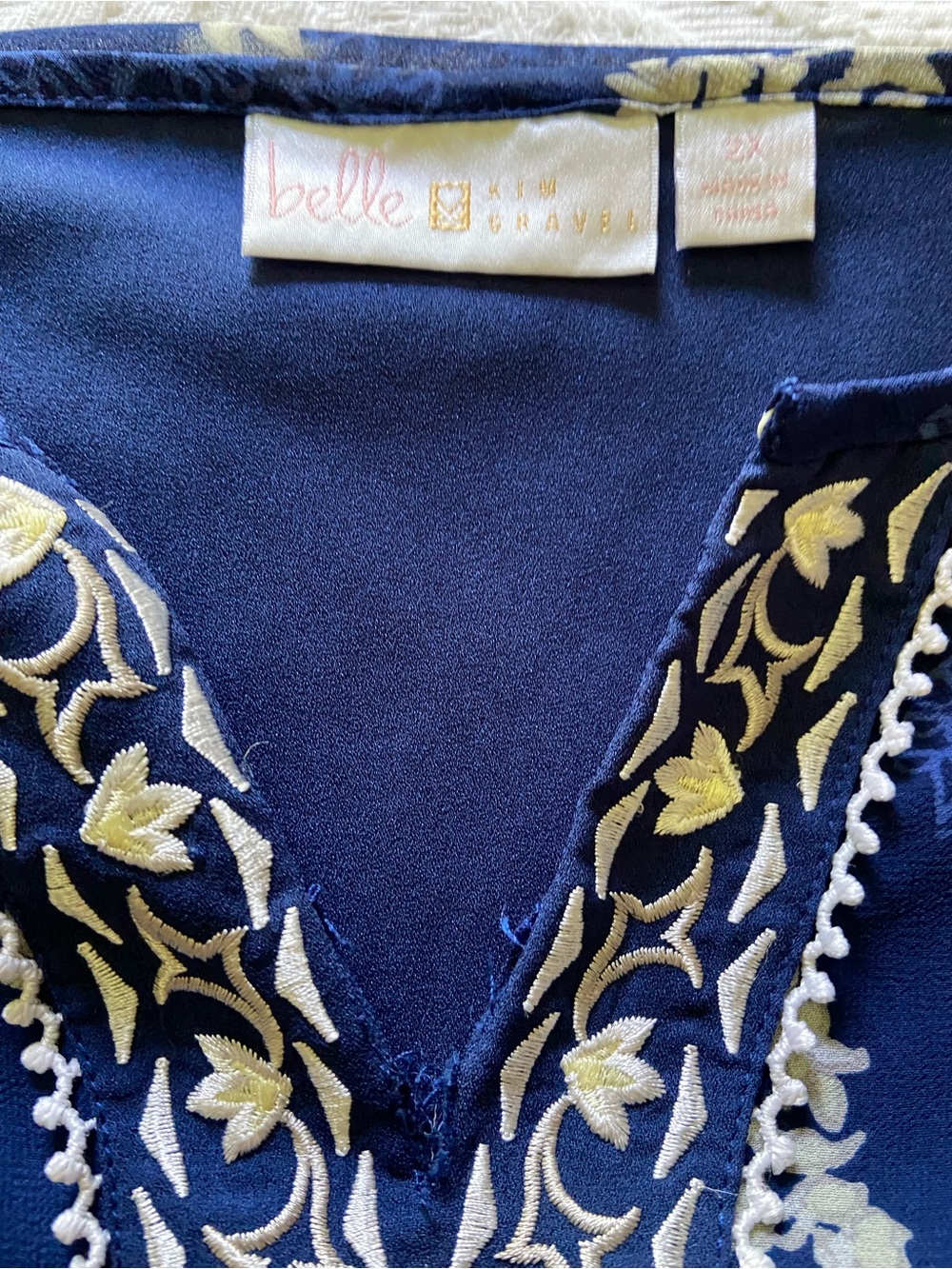 Belle by Kim Gravel floral medallion blouse - Picture 5 of 13